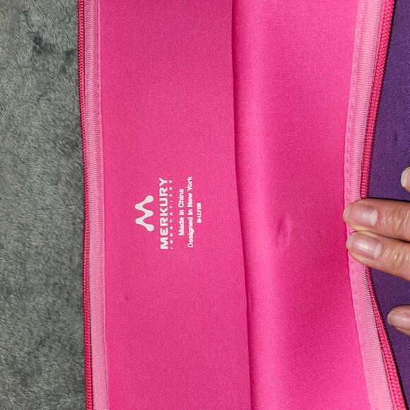 BLACK FRIDAY SALE Small Laptop Or Tablet Sleeve Neophrene, Pink And Purple Ombre - Picture 5 of 6